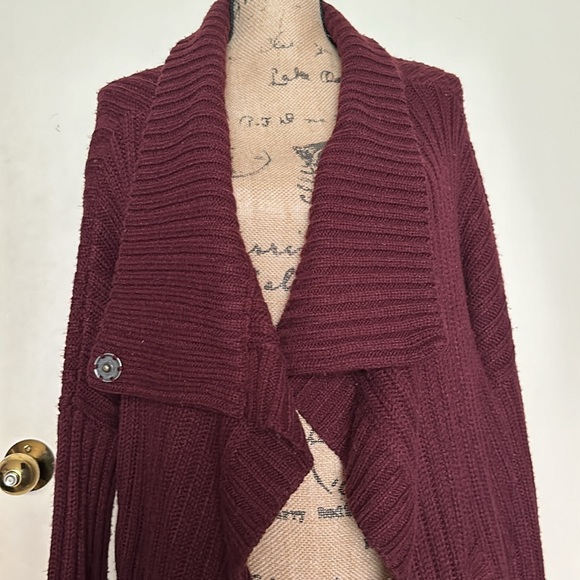 Cloth by RD | Burgundy Cardigan | Small - Picture 3 of 8